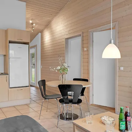 Holiday home Stunning In With Kitchen Pandrup